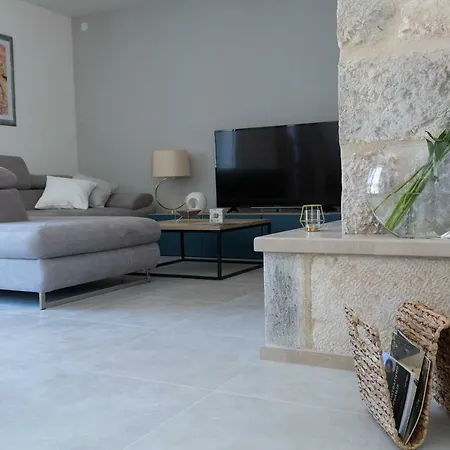 Luxury Ani, Eco-ethno Village Dol *