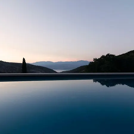 Luxury Ani, Eco-ethno Village Dol Postira